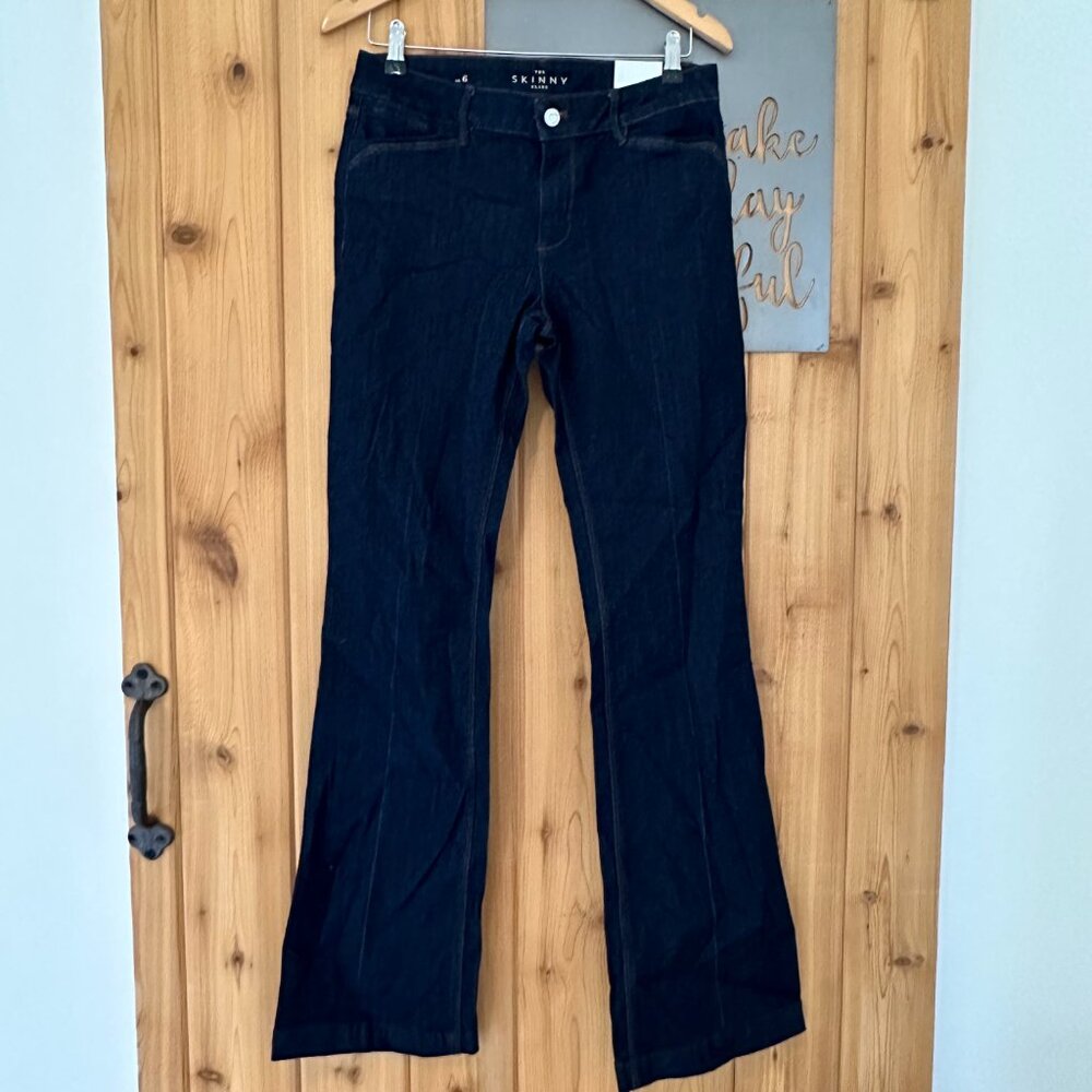 White House Black Market Size 6 The Mid Rise Skinny Flare Jeans in Dark Wash - Picture 9 of 10